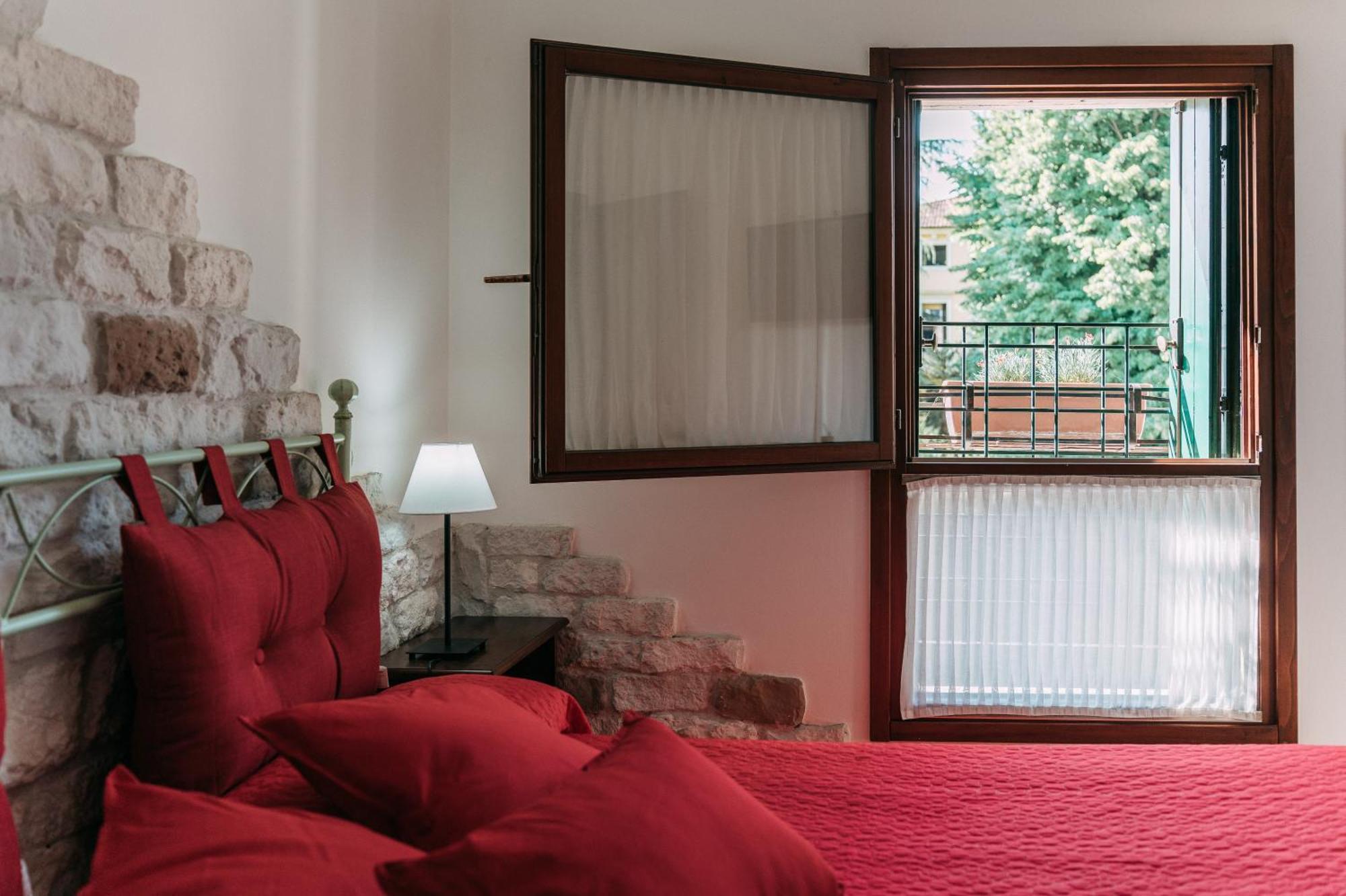 Palladio Apartment - Vista Fiume, In Centro Con Garage วิเชนซา ภายนอก รูปภาพ